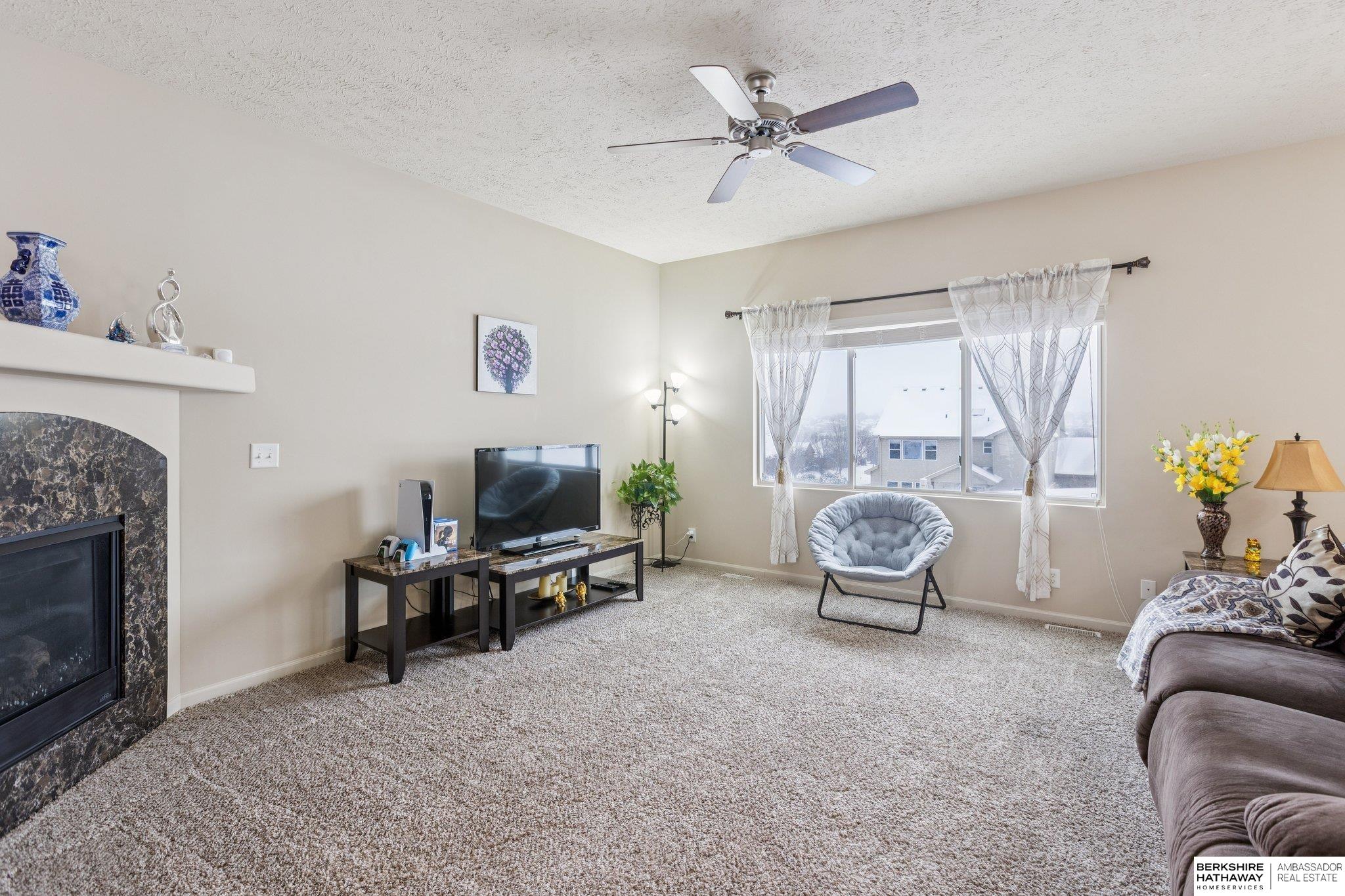 Omaha, Nebraska 68135, United States, 4 Bedrooms Bedrooms, ,3 BathroomsBathrooms,Residential,Active,251410