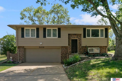 Photo of 5218 S 39th Street, Lincoln, NE 68516 (MLS # 22620789)