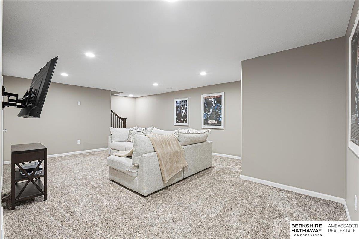 Omaha, Nebraska 68022, United States, 5 Bedrooms Bedrooms, ,4 BathroomsBathrooms,Residential,Active,101939