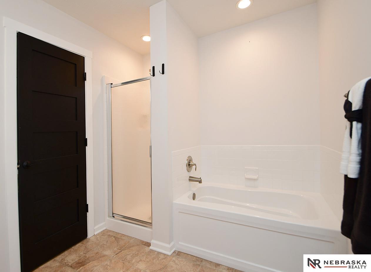 Bennington, Nebraska 68007, United States, 5 Bedrooms Bedrooms, ,3 BathroomsBathrooms,Residential,Active,216288