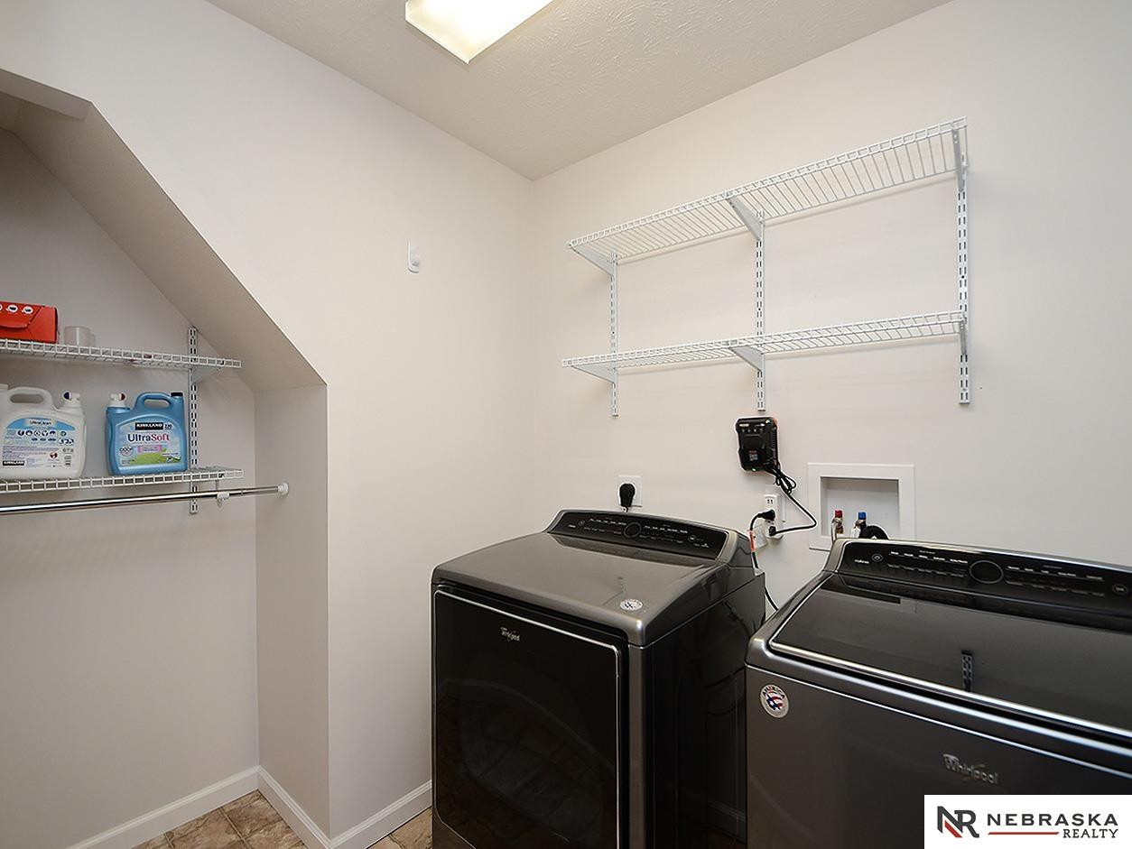 Bennington, Nebraska 68007, United States, 5 Bedrooms Bedrooms, ,3 BathroomsBathrooms,Residential,Active,216288