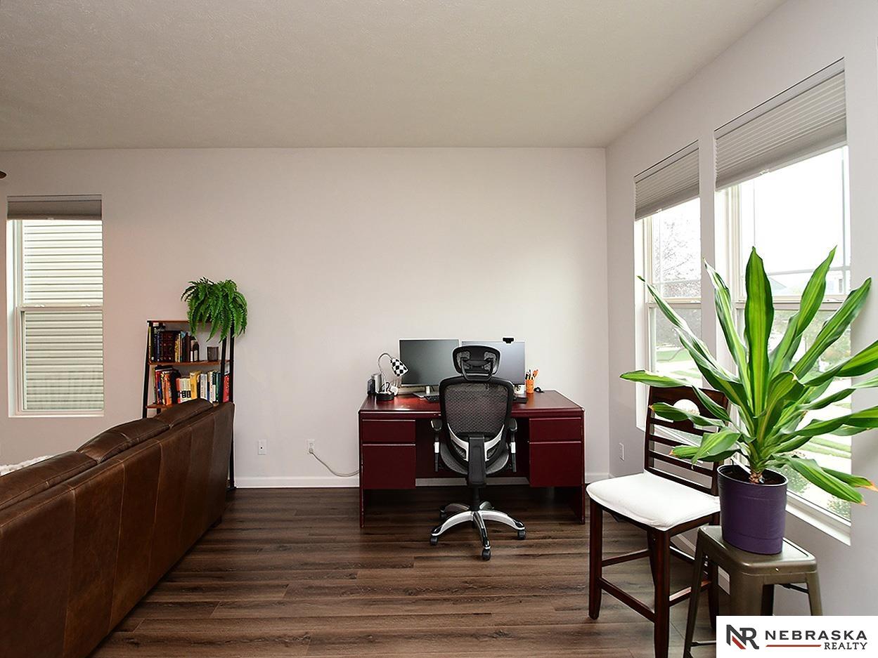 Bennington, Nebraska 68007, United States, 5 Bedrooms Bedrooms, ,3 BathroomsBathrooms,Residential,Active,216288