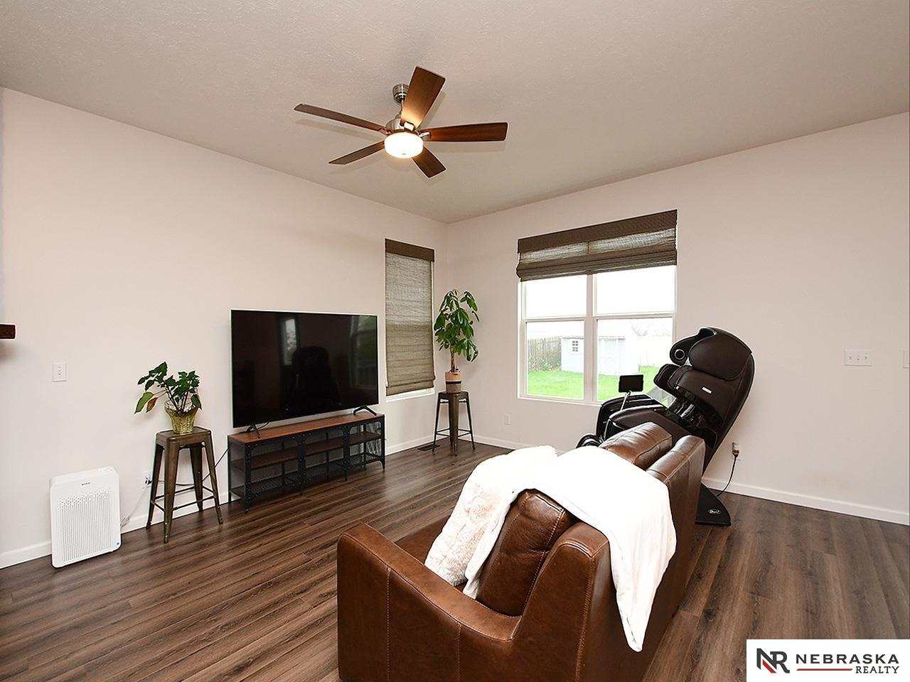 Bennington, Nebraska 68007, United States, 5 Bedrooms Bedrooms, ,3 BathroomsBathrooms,Residential,Active,216288