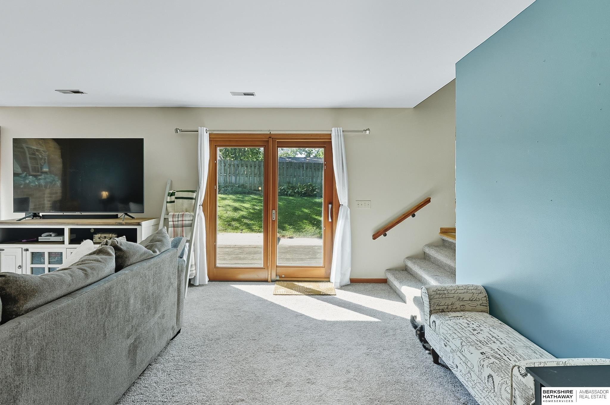 Omaha, Nebraska 68118, United States, 4 Bedrooms Bedrooms, ,2 BathroomsBathrooms,Residential,Active,211895