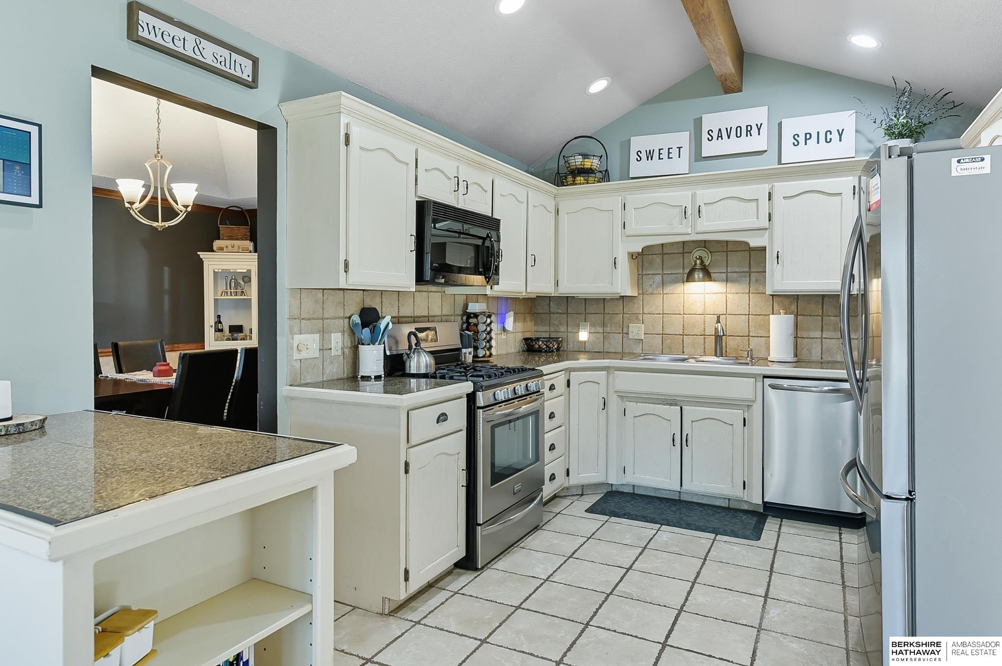 Omaha, Nebraska 68118, United States, 4 Bedrooms Bedrooms, ,2 BathroomsBathrooms,Residential,Active,211895