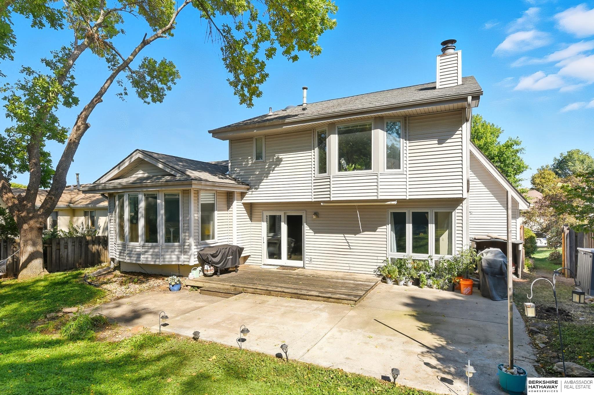 Omaha, Nebraska 68118, United States, 4 Bedrooms Bedrooms, ,2 BathroomsBathrooms,Residential,Active,211895