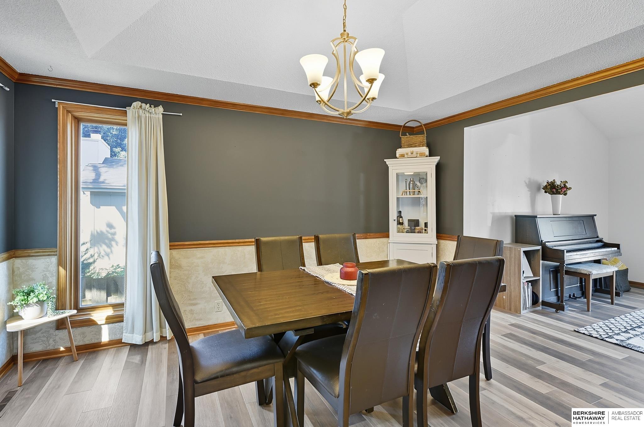 Omaha, Nebraska 68118, United States, 4 Bedrooms Bedrooms, ,2 BathroomsBathrooms,Residential,Active,211895