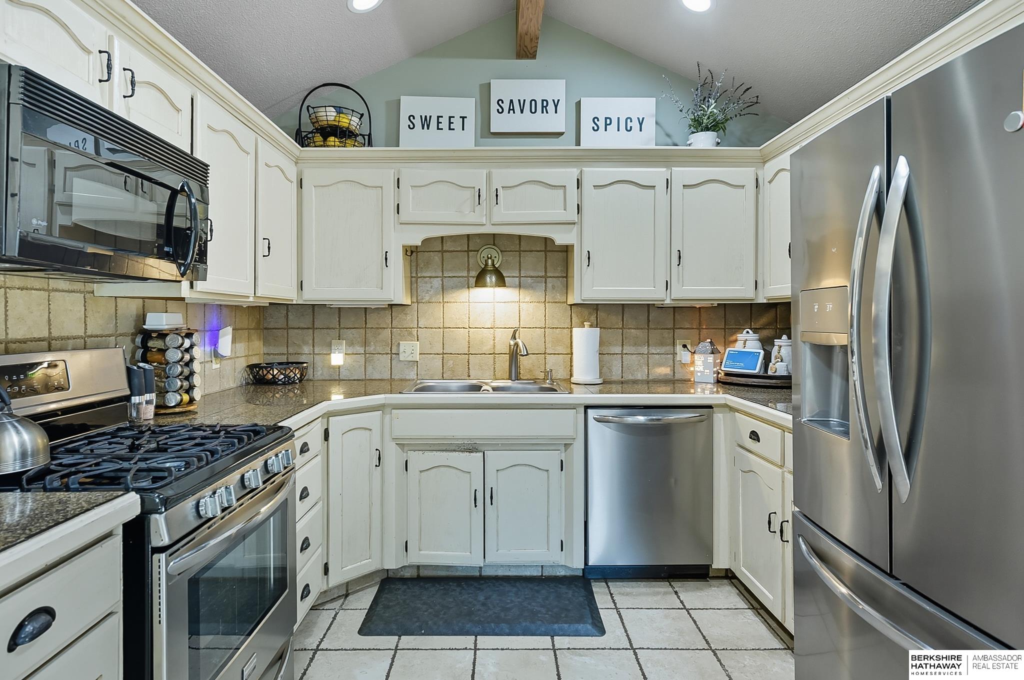 Omaha, Nebraska 68118, United States, 4 Bedrooms Bedrooms, ,2 BathroomsBathrooms,Residential,Active,211895