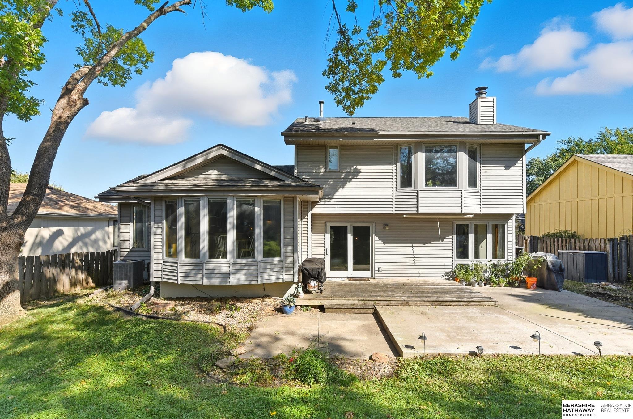 Omaha, Nebraska 68118, United States, 4 Bedrooms Bedrooms, ,2 BathroomsBathrooms,Residential,Active,211895