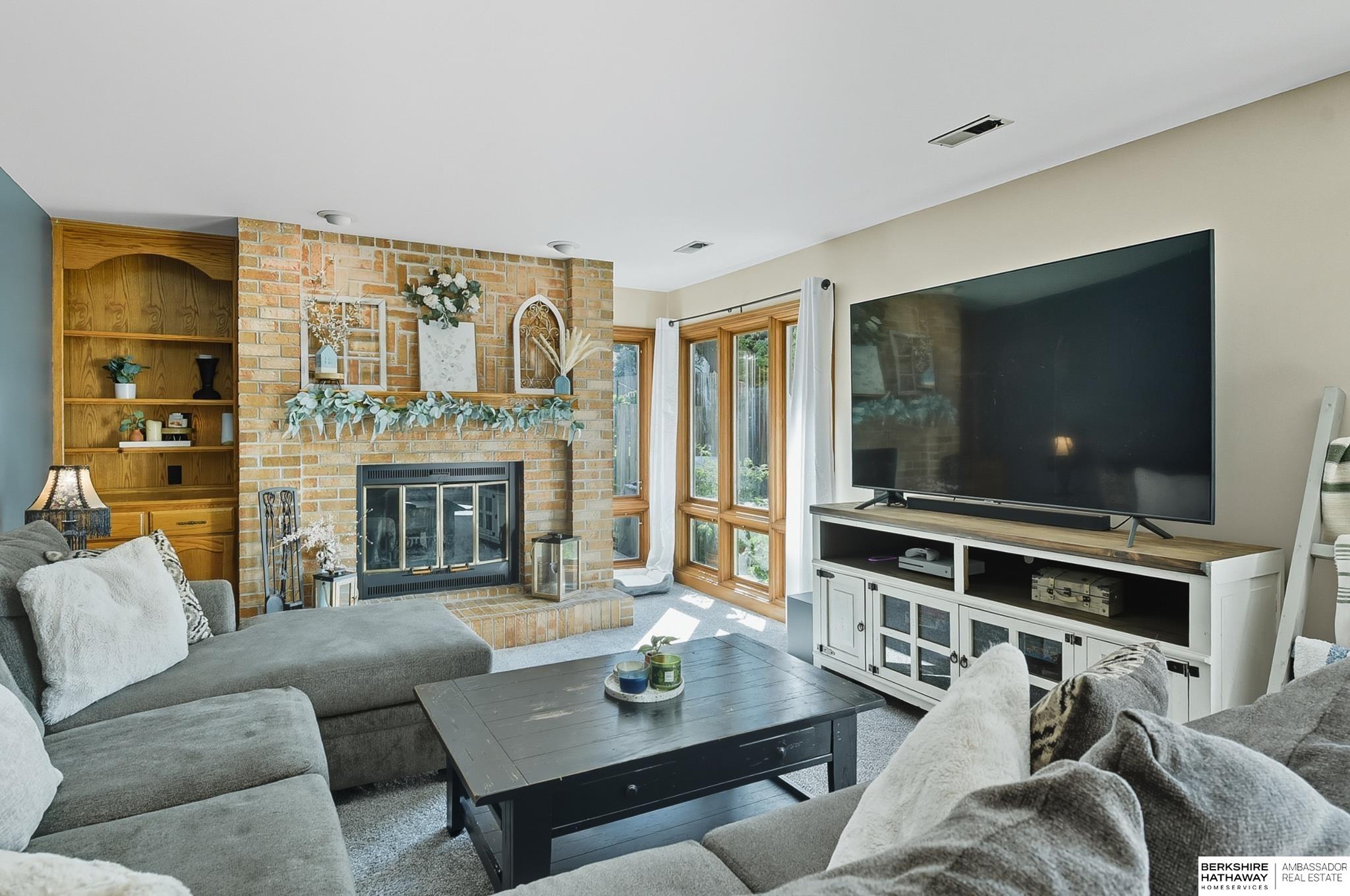 Omaha, Nebraska 68118, United States, 4 Bedrooms Bedrooms, ,2 BathroomsBathrooms,Residential,Active,211895