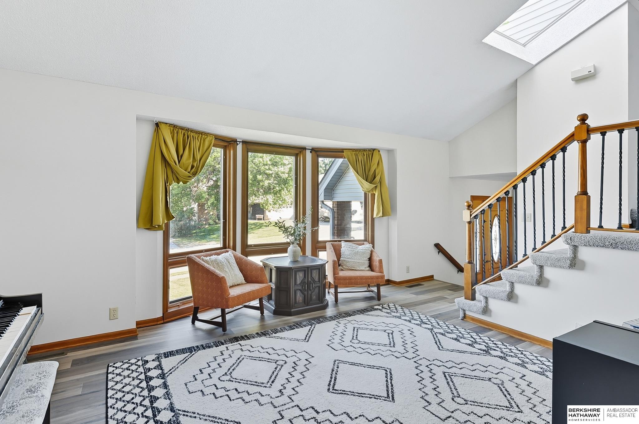 Omaha, Nebraska 68118, United States, 4 Bedrooms Bedrooms, ,2 BathroomsBathrooms,Residential,Active,211895