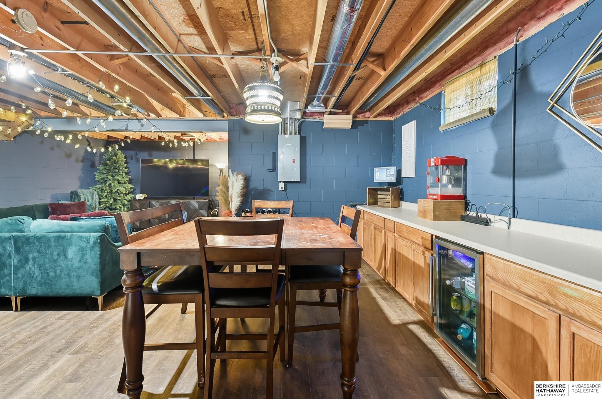 Omaha, Nebraska 68118, United States, 4 Bedrooms Bedrooms, ,2 BathroomsBathrooms,Residential,Active,211895