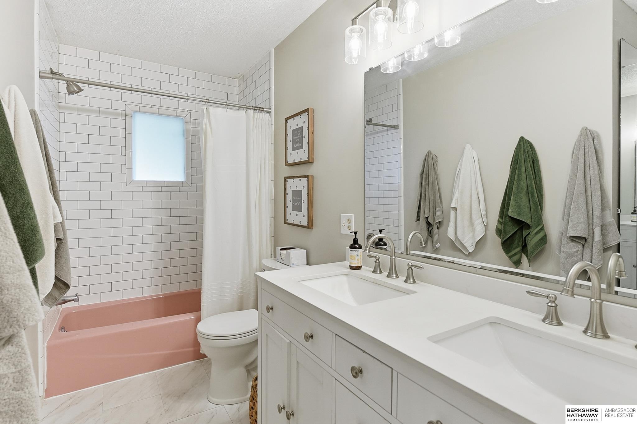 Wahoo, Nebraska 68066, United States, 4 Bedrooms Bedrooms, ,3 BathroomsBathrooms,Residential,Active,230762