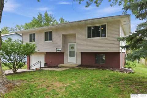 Photo of 1503 James Street, Plattsmouth, NE 68048 (MLS # 22621153)