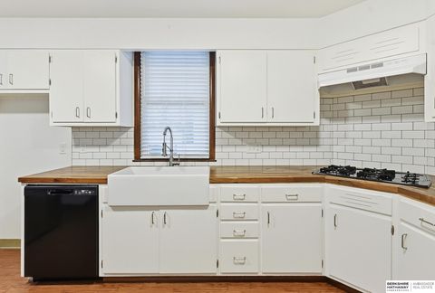 Photo of 2205 F Street, Omaha, NE 68107 (MLS # 22601149)