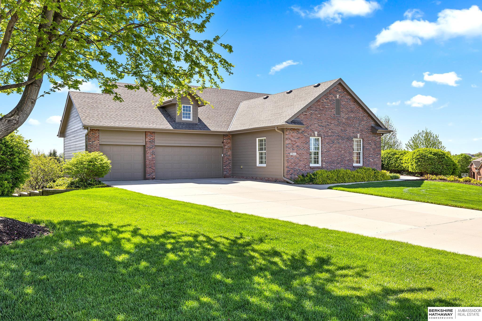 Omaha, Nebraska 68130, United States, 3 Bedrooms Bedrooms, ,3 BathroomsBathrooms,Residential,Pending,148969