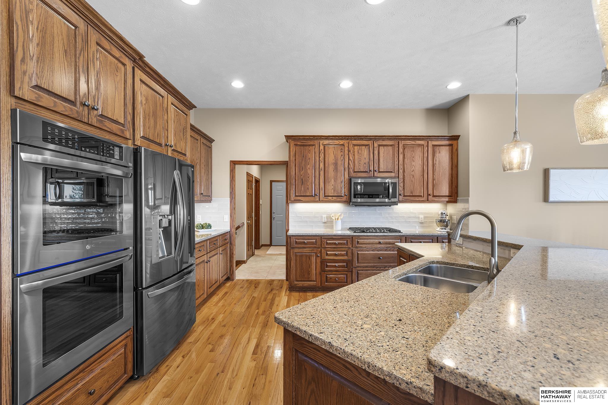 Omaha, Nebraska 68130, United States, 3 Bedrooms Bedrooms, ,3 BathroomsBathrooms,Residential,Pending,148969