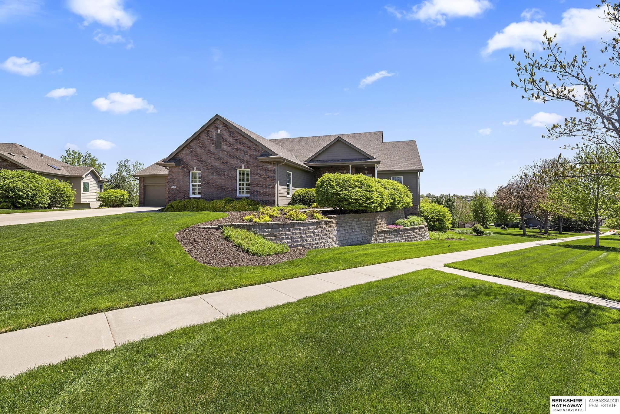 Omaha, Nebraska 68130, United States, 3 Bedrooms Bedrooms, ,3 BathroomsBathrooms,Residential,Pending,148969