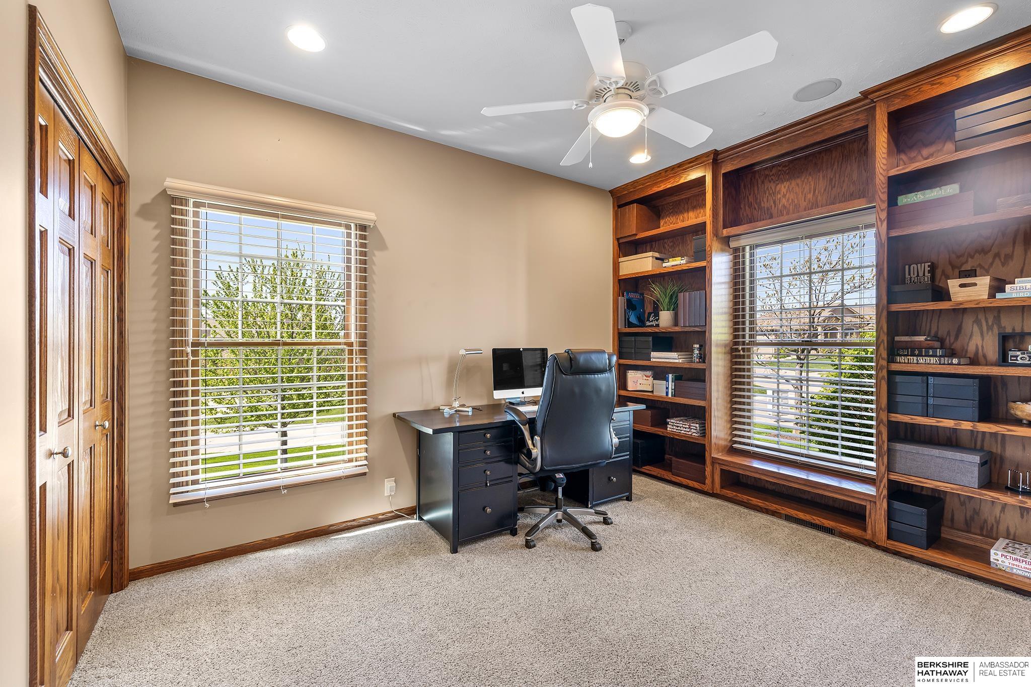 Omaha, Nebraska 68130, United States, 3 Bedrooms Bedrooms, ,3 BathroomsBathrooms,Residential,Pending,148969