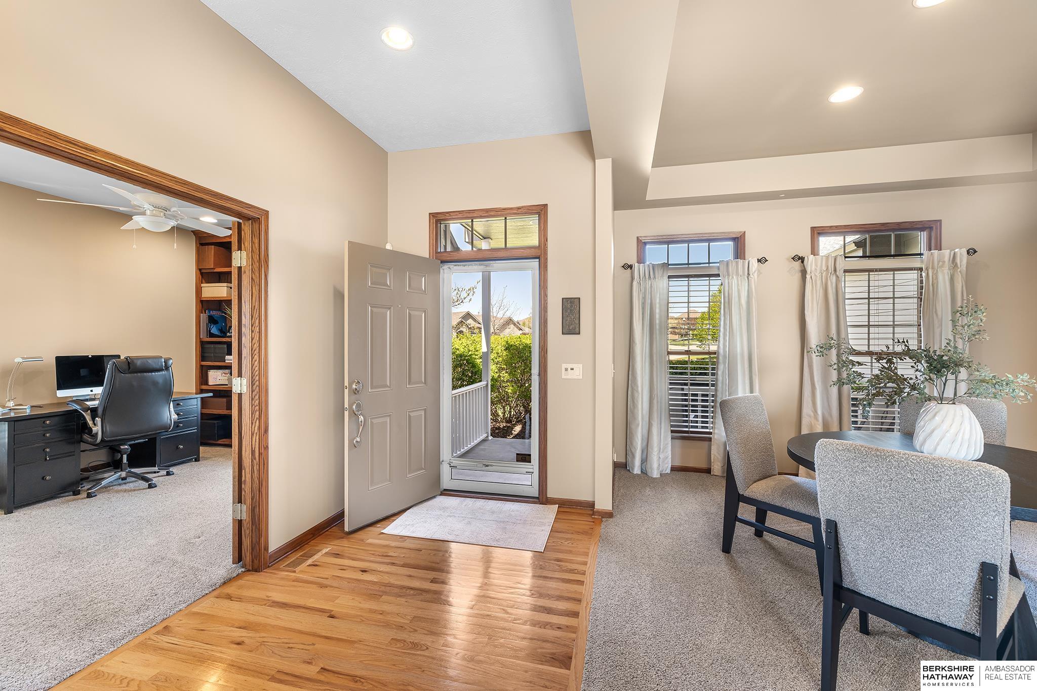 Omaha, Nebraska 68130, United States, 3 Bedrooms Bedrooms, ,3 BathroomsBathrooms,Residential,Pending,148969