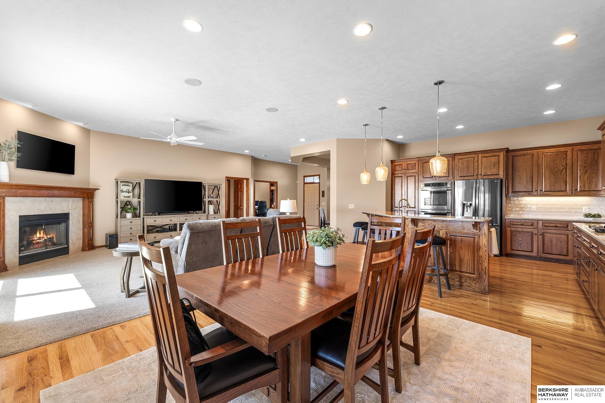 Omaha, Nebraska 68130, United States, 3 Bedrooms Bedrooms, ,3 BathroomsBathrooms,Residential,Pending,148969