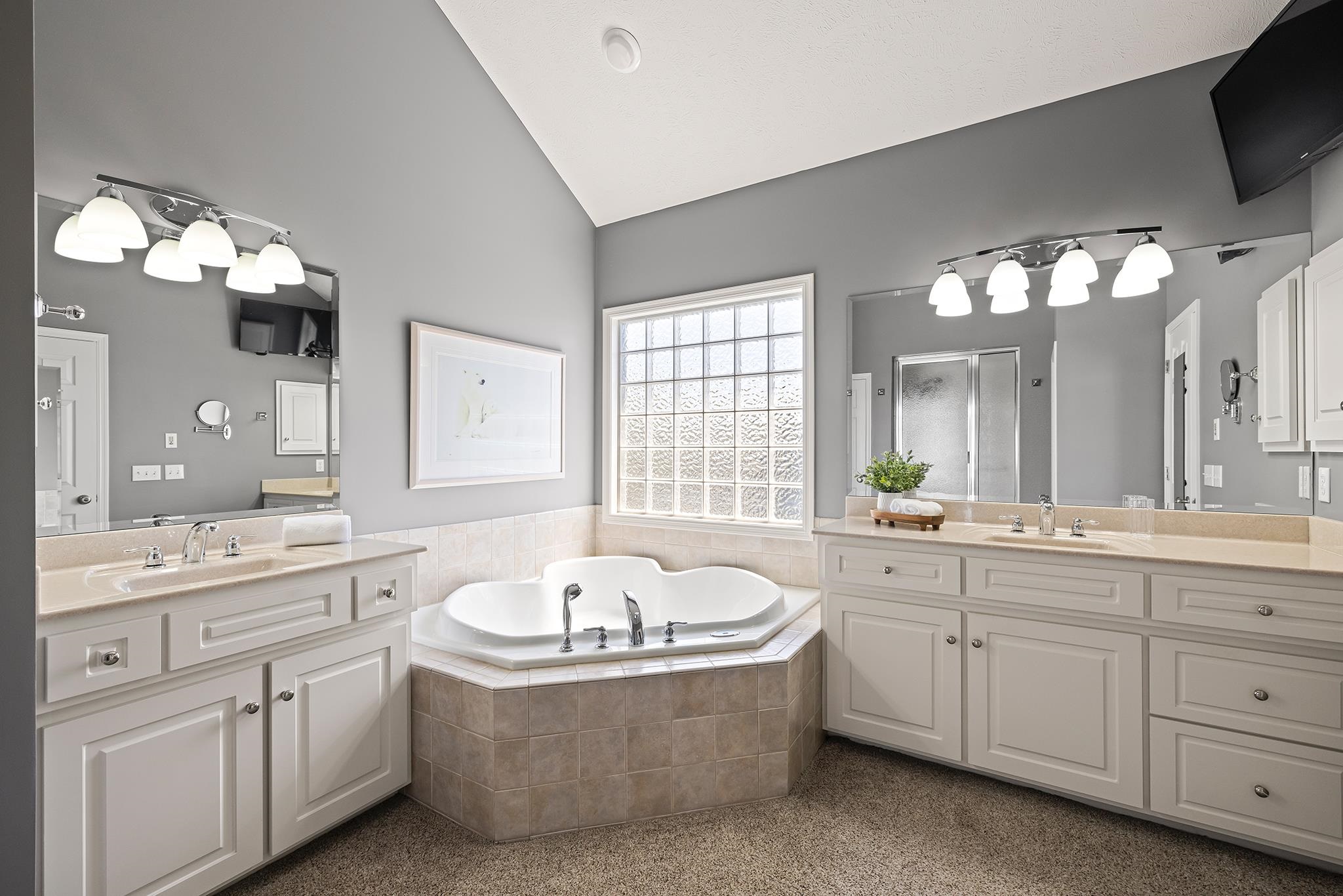 Omaha, Nebraska 68130, United States, 3 Bedrooms Bedrooms, ,3 BathroomsBathrooms,Residential,Pending,148969