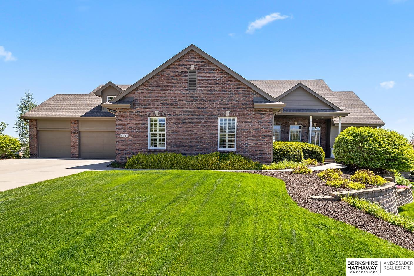 Omaha, Nebraska 68130, United States, 3 Bedrooms Bedrooms, ,3 BathroomsBathrooms,Residential,Pending,148969