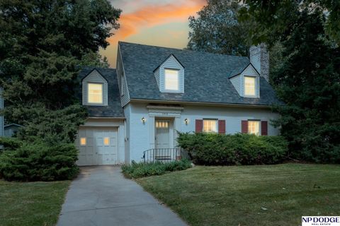 Photo of 3918 Orchard Street, Lincoln, NE 68503 (MLS # 22602076)