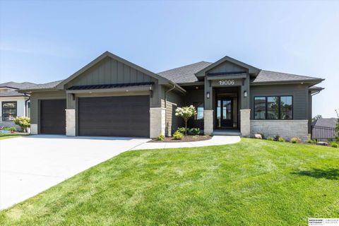 Photo of 19006 Acorn Drive, Gretna, NE 68028 (MLS # 22600962)