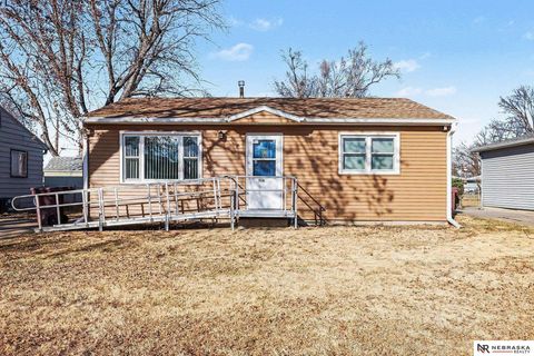 Photo of 7118 Kearney Avenue, Lincoln, NE 68507 (MLS # 22600101)