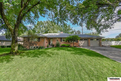 Photo of 2660 Calvert Street, Lincoln, NE 68502 (MLS # 22621505)