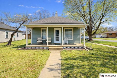 Photo of 6001 Logan Avenue, Lincoln, NE 68507 (MLS # 22609058)