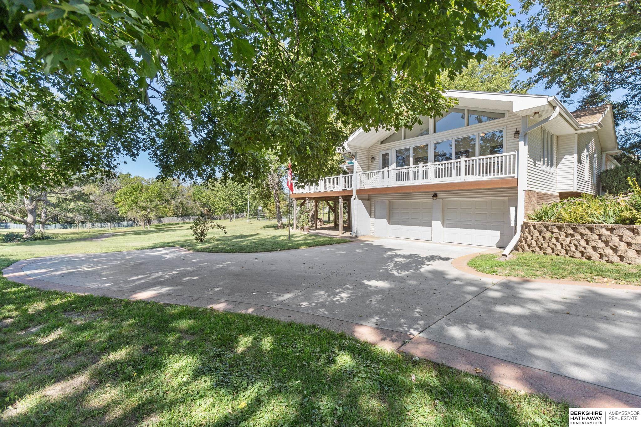 Springfield, Nebraska 68059, United States, 4 Bedrooms Bedrooms, ,3 BathroomsBathrooms,Residential,Pending,210976