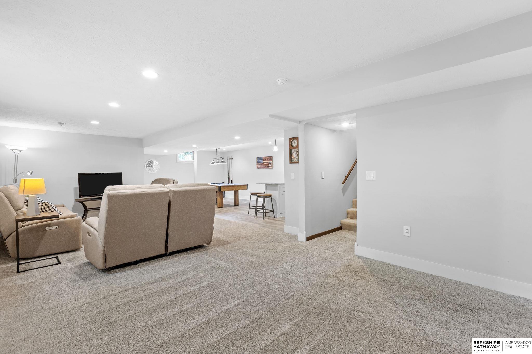 Springfield, Nebraska 68059, United States, 4 Bedrooms Bedrooms, ,3 BathroomsBathrooms,Residential,Pending,210976