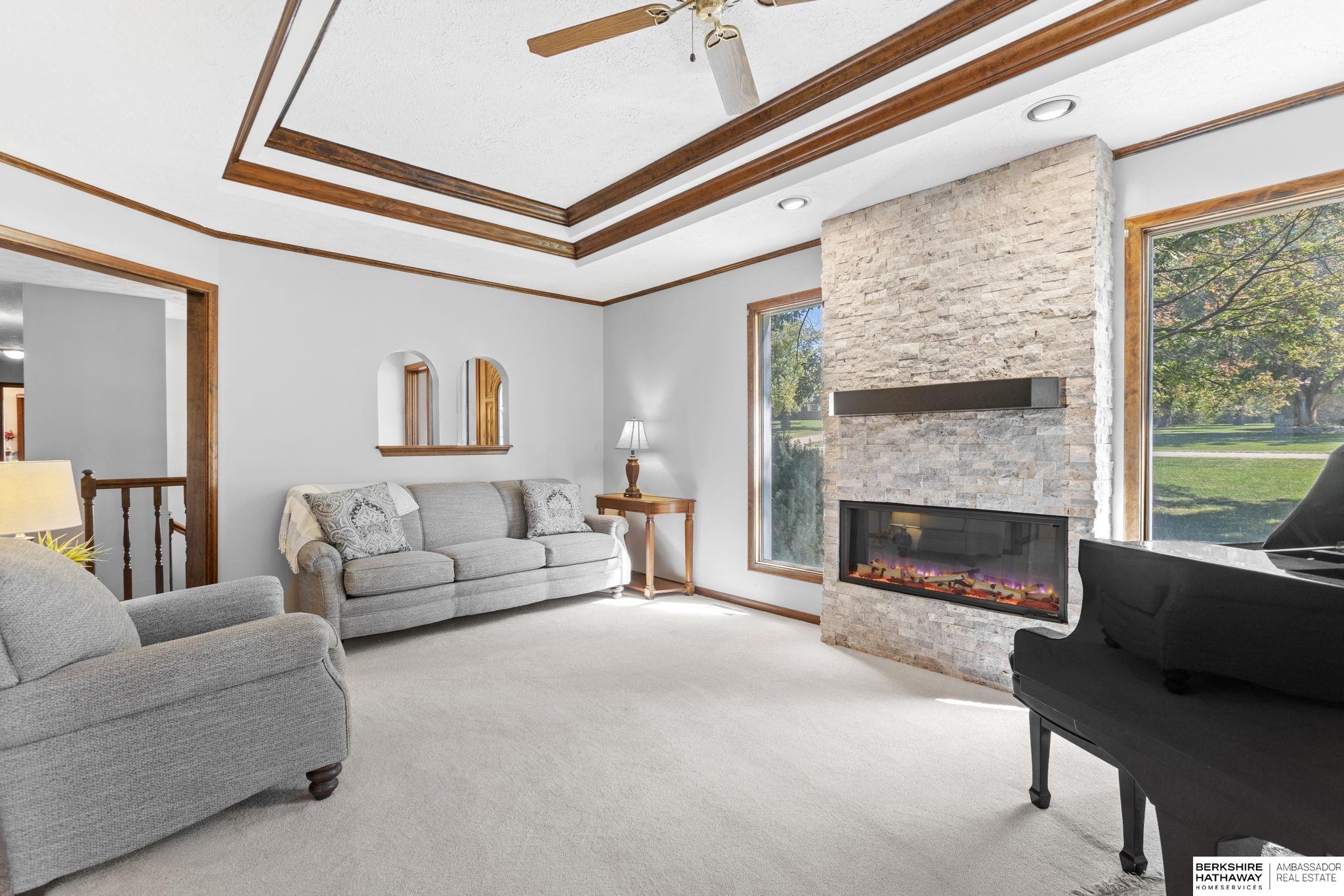 Springfield, Nebraska 68059, United States, 4 Bedrooms Bedrooms, ,3 BathroomsBathrooms,Residential,Pending,210976