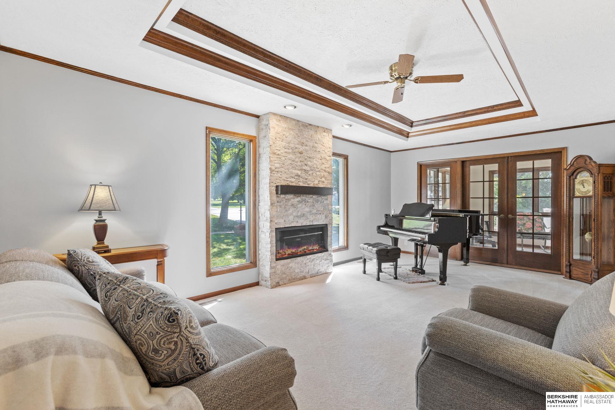 Springfield, Nebraska 68059, United States, 4 Bedrooms Bedrooms, ,3 BathroomsBathrooms,Residential,Pending,210976