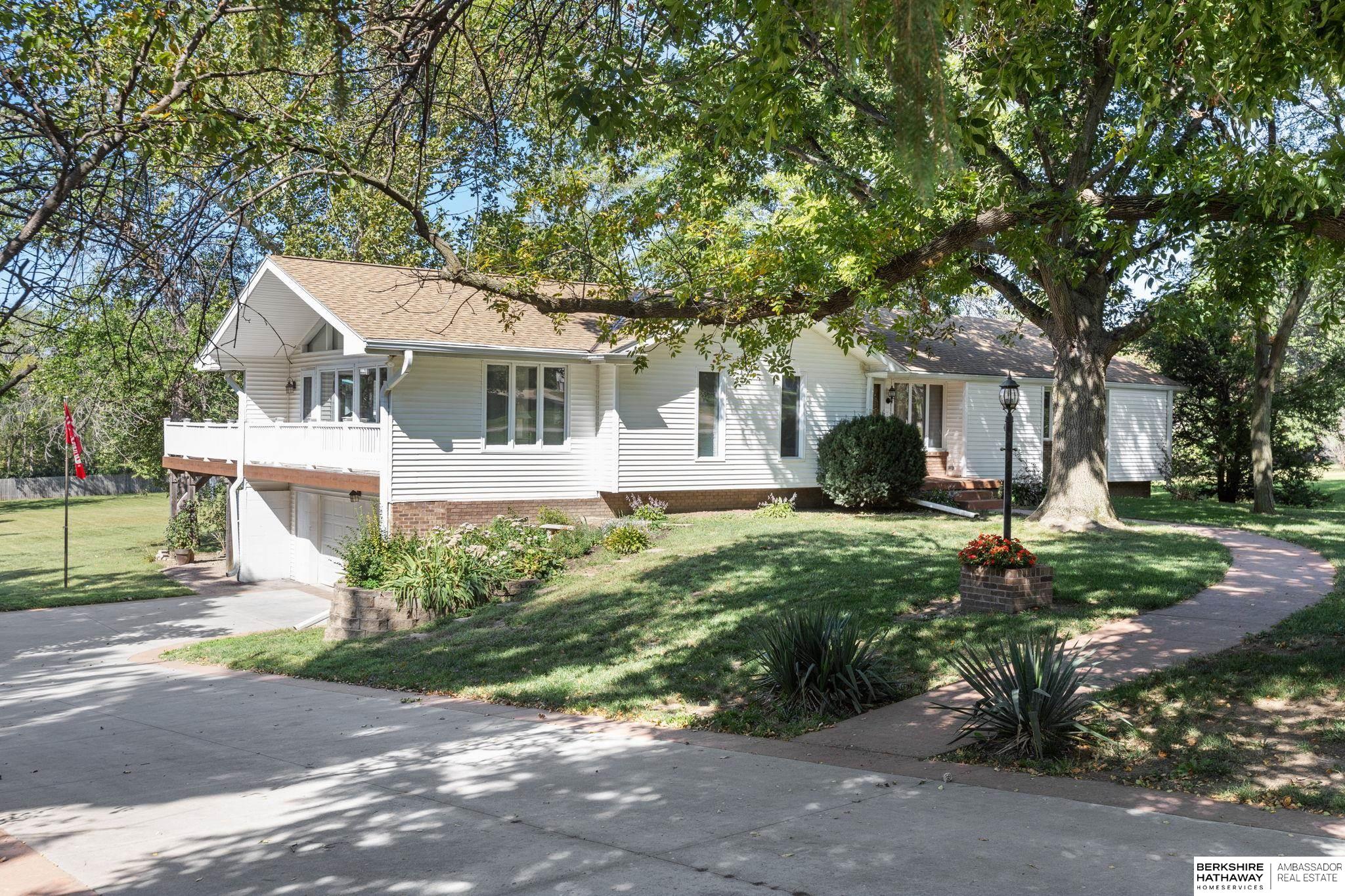 Springfield, Nebraska 68059, United States, 4 Bedrooms Bedrooms, ,3 BathroomsBathrooms,Residential,Pending,210976