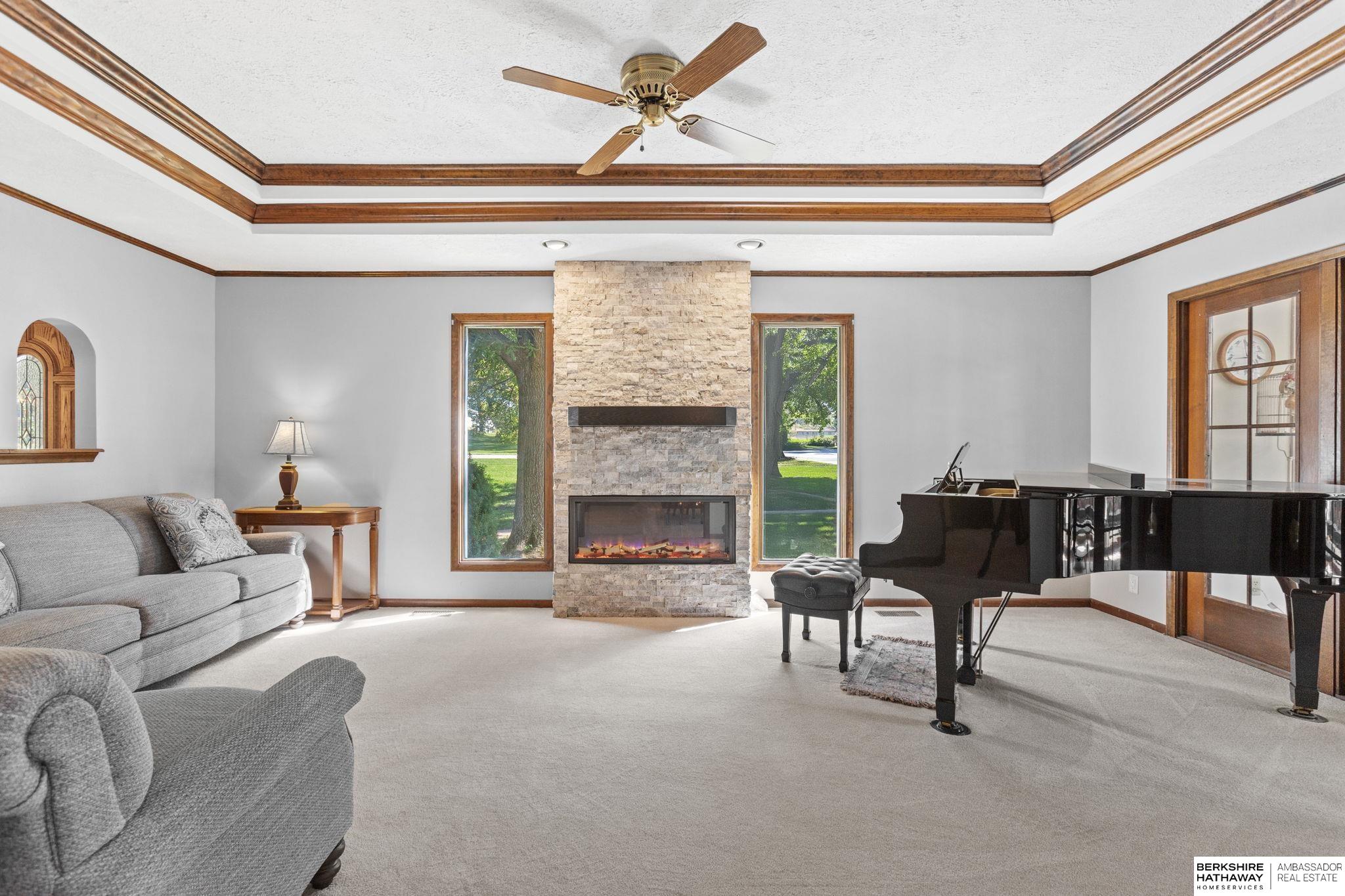 Springfield, Nebraska 68059, United States, 4 Bedrooms Bedrooms, ,3 BathroomsBathrooms,Residential,Pending,210976