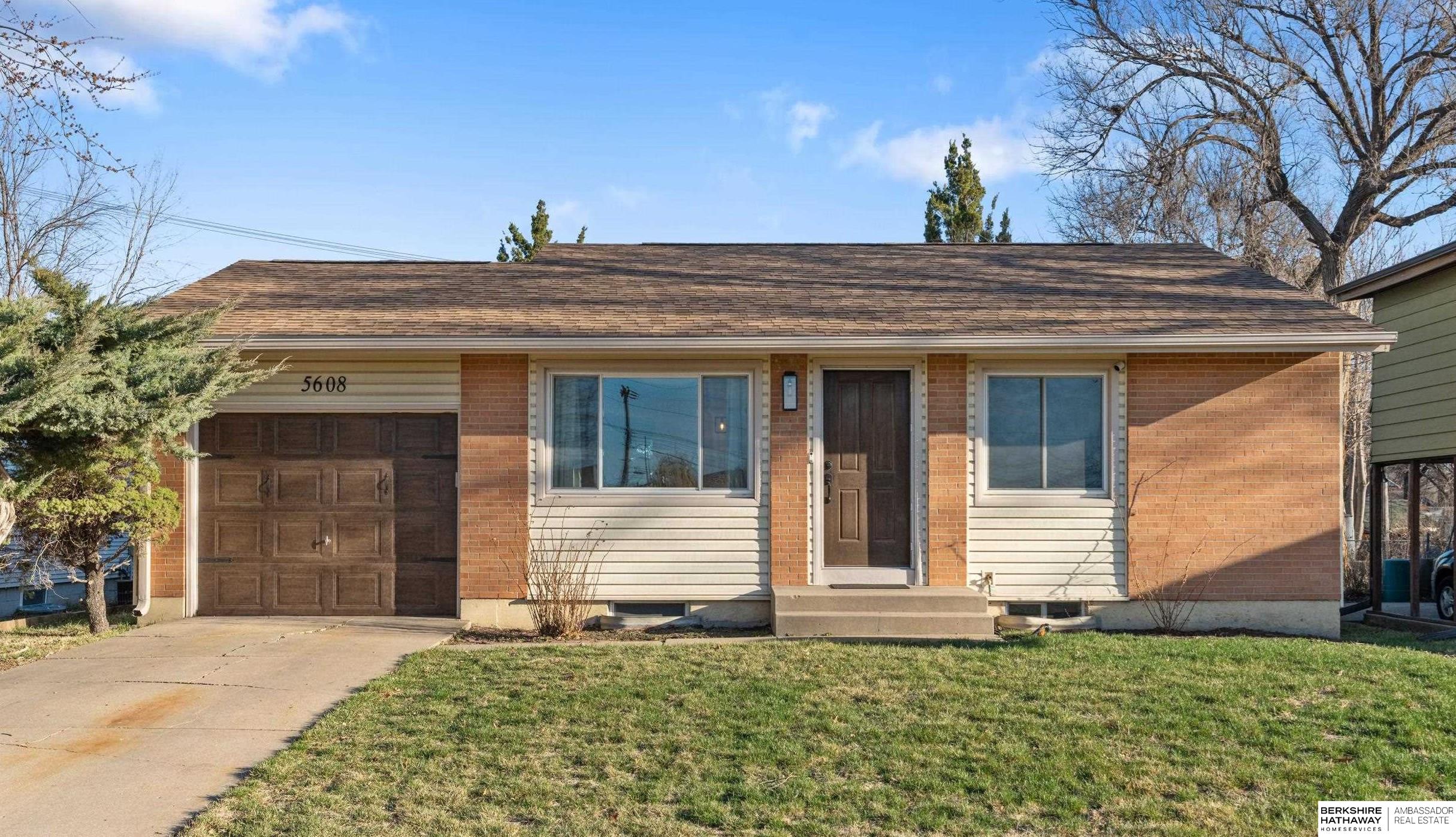 Lincoln, Nebraska 68507, United States, 3 Bedrooms Bedrooms, ,2 BathroomsBathrooms,Residential,Pending,128734