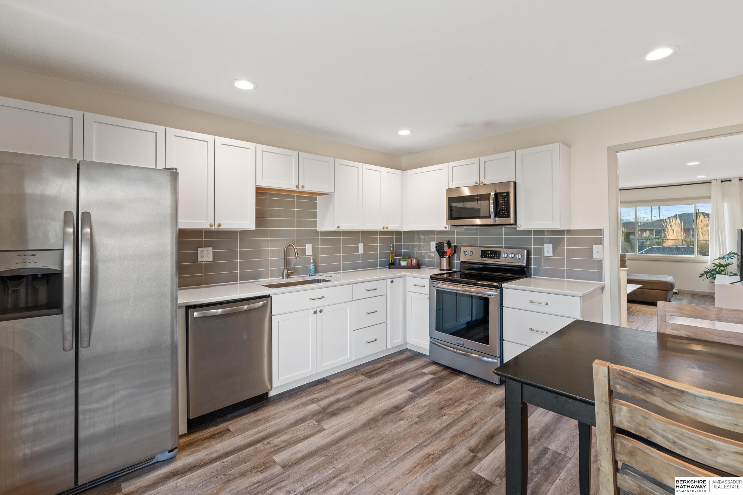 Lincoln, Nebraska 68507, United States, 3 Bedrooms Bedrooms, ,2 BathroomsBathrooms,Residential,Pending,128734