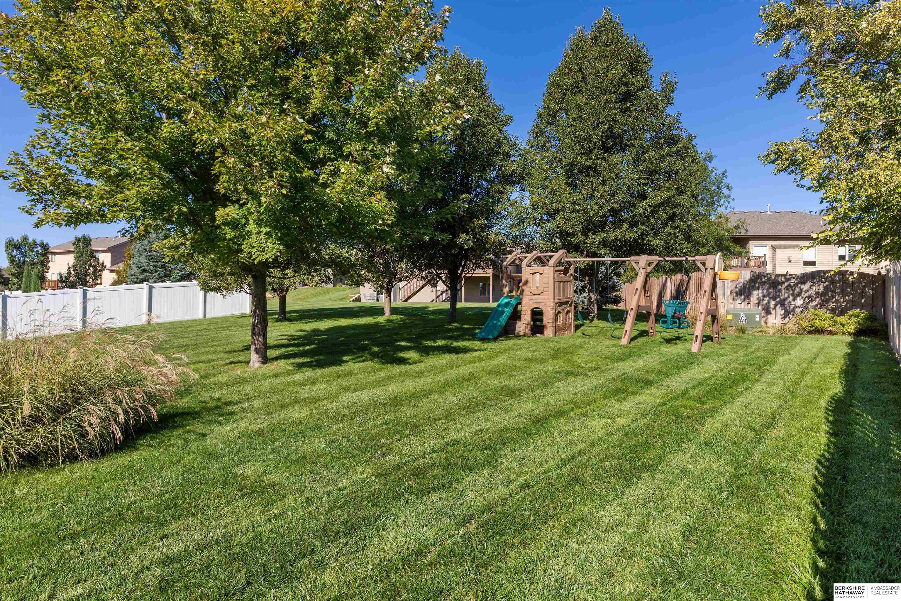 Omaha, Nebraska 68136, United States, 5 Bedrooms Bedrooms, ,3 BathroomsBathrooms,Residential,Active,226141