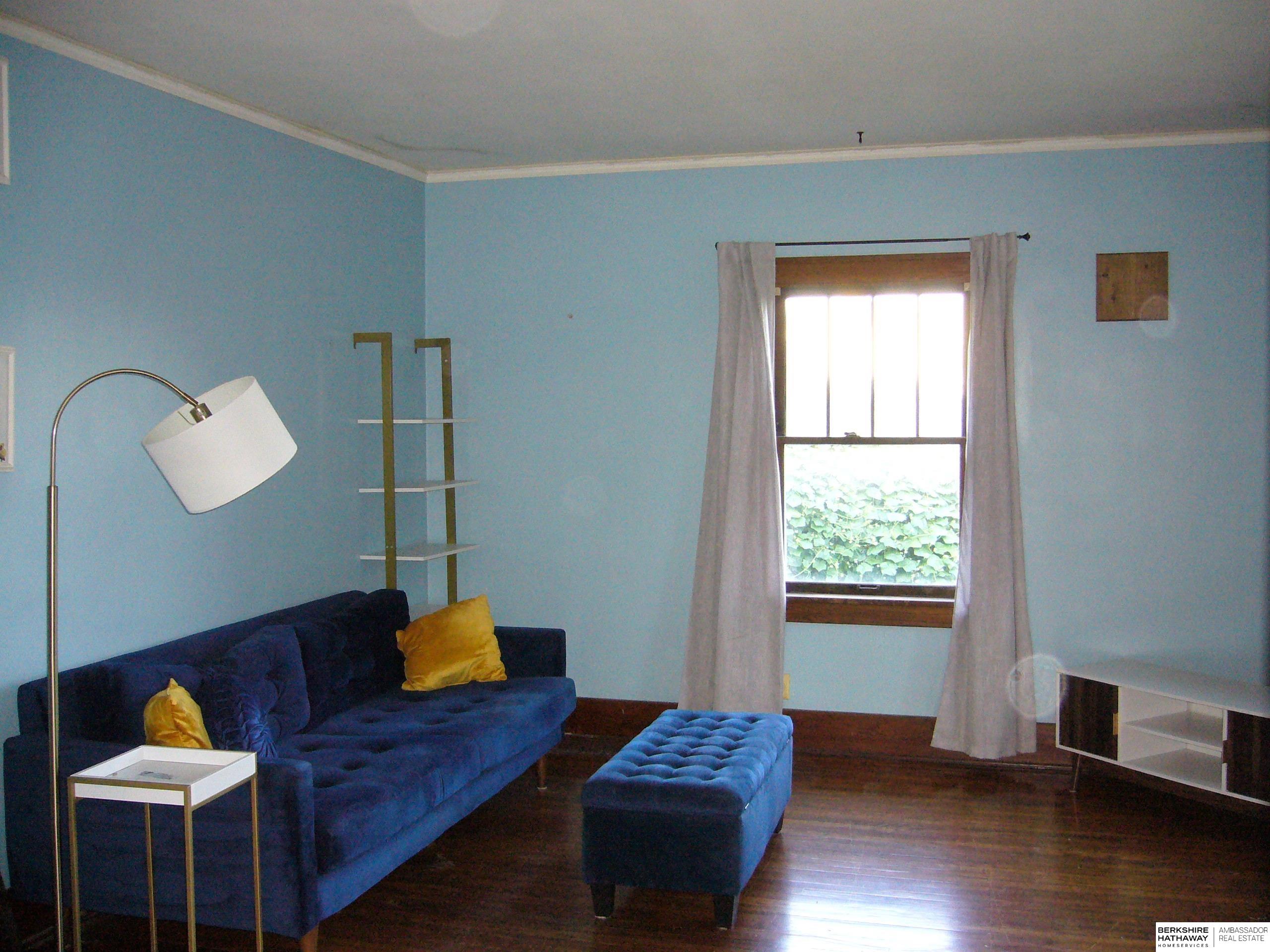 Omaha, Nebraska 68107, United States, 2 Bedrooms Bedrooms, ,1 BathroomBathrooms,Residential,Pending,197276