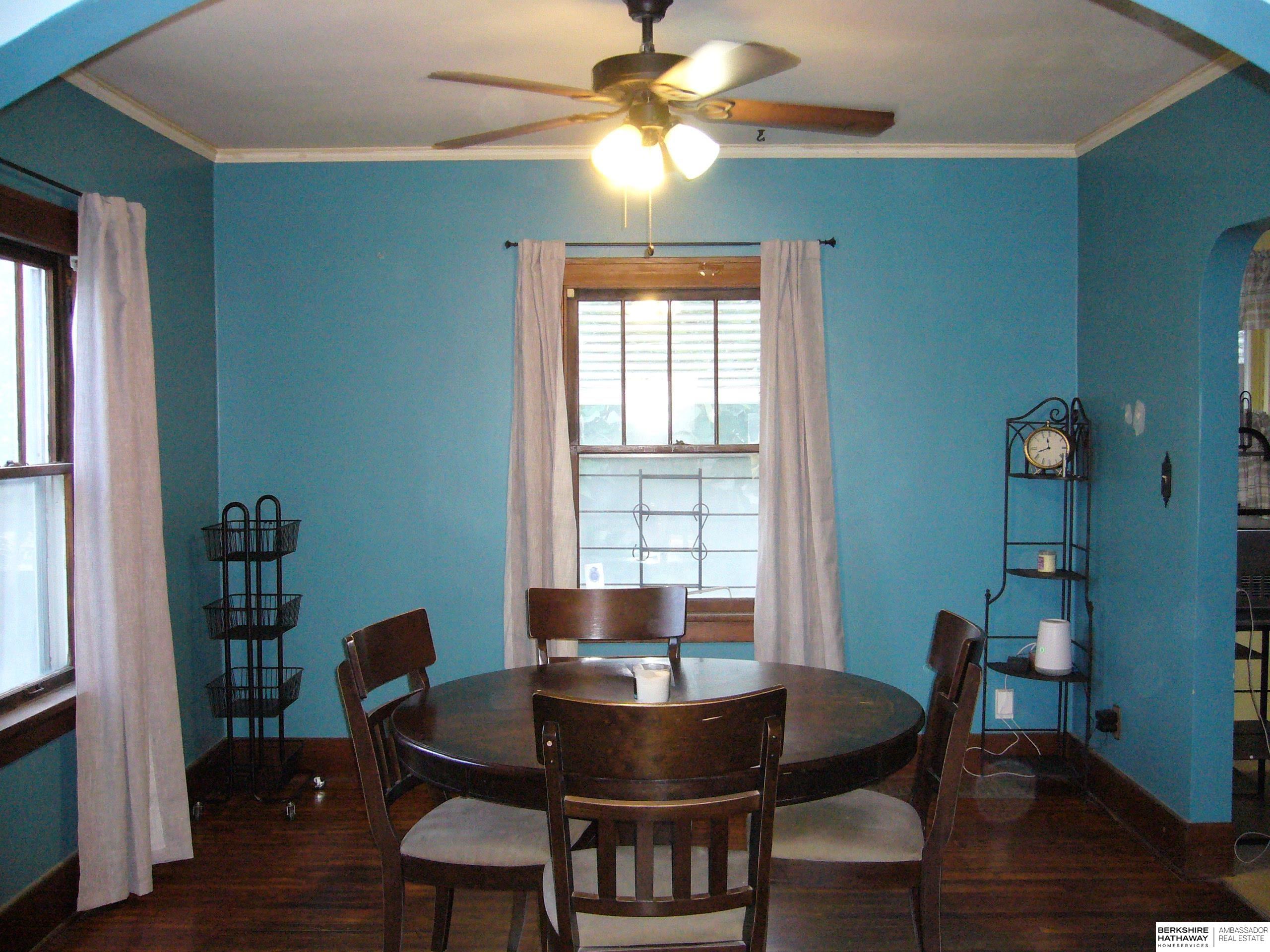 Omaha, Nebraska 68107, United States, 2 Bedrooms Bedrooms, ,1 BathroomBathrooms,Residential,Pending,197276