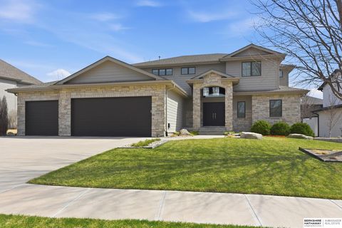 Photo of 1901 S 220th Avenue, Elkhorn, NE 68022 (MLS # 22608056)