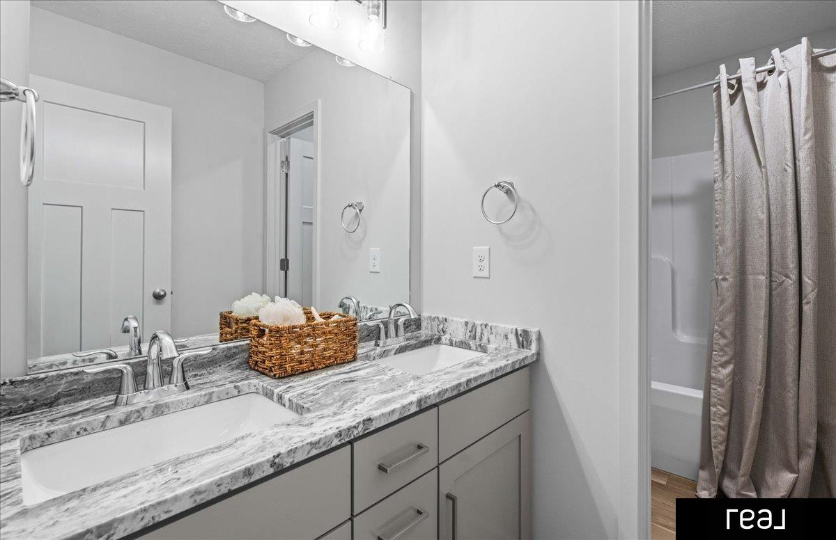 Bennington, Nebraska 68007, United States, 4 Bedrooms Bedrooms, ,2 BathroomsBathrooms,Residential,Active,204325