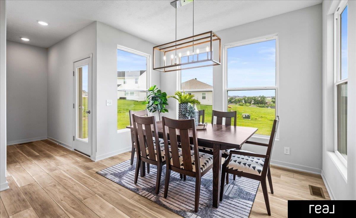 Bennington, Nebraska 68007, United States, 4 Bedrooms Bedrooms, ,2 BathroomsBathrooms,Residential,Active,204325