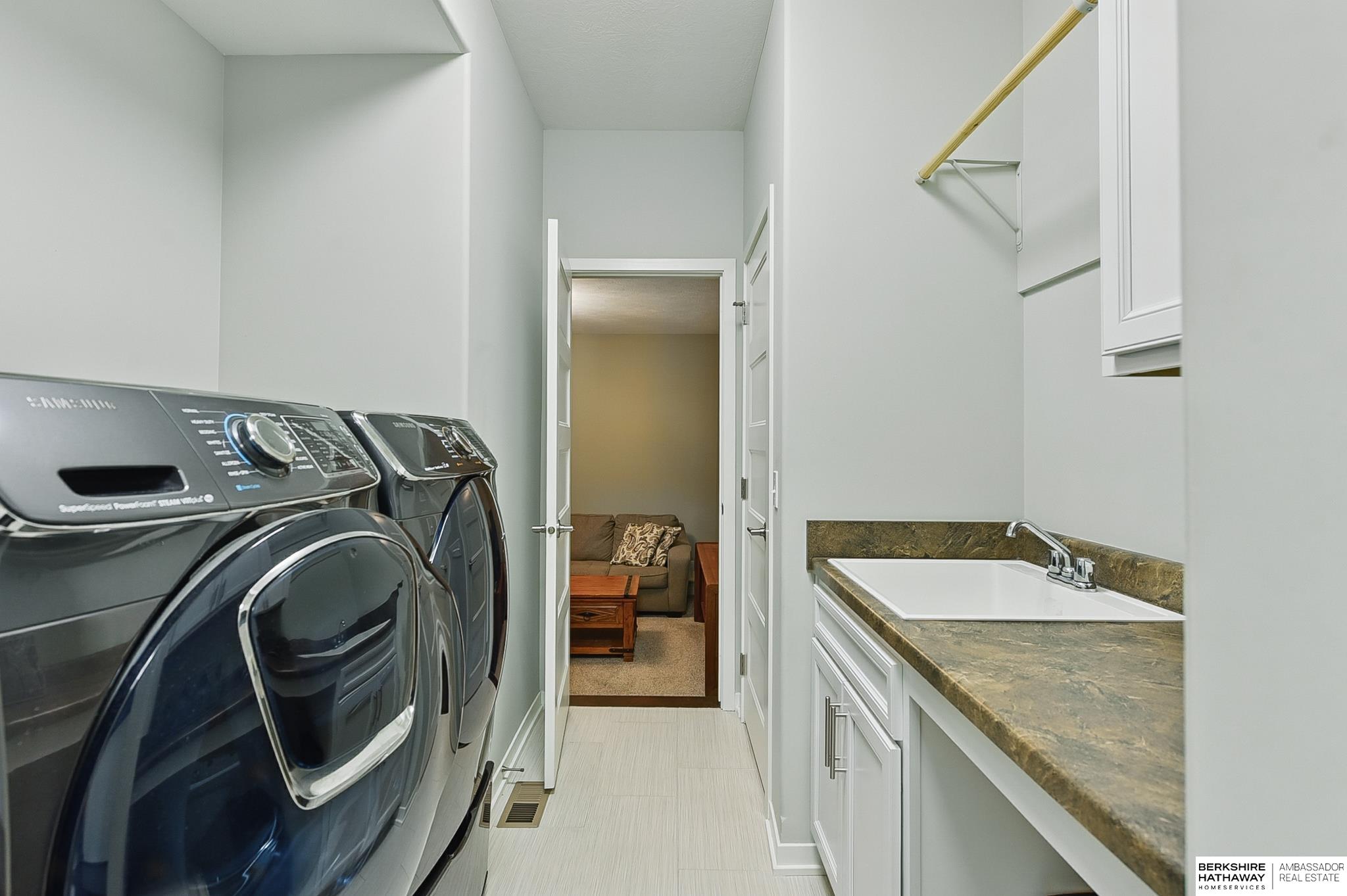 Elkhorn, Nebraska 68022, United States, 5 Bedrooms Bedrooms, ,4 BathroomsBathrooms,Residential,Active,146667