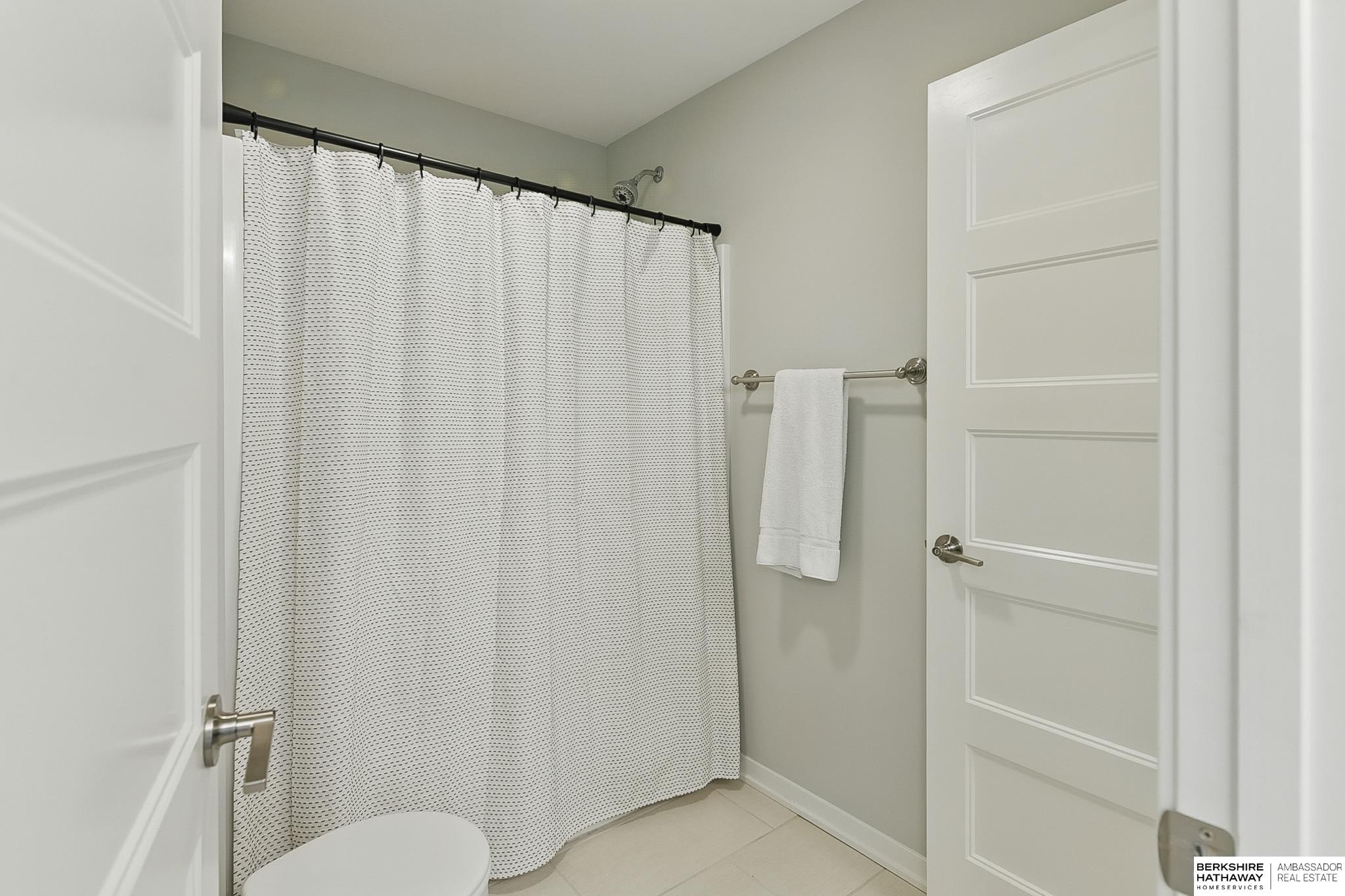 Elkhorn, Nebraska 68022, United States, 5 Bedrooms Bedrooms, ,4 BathroomsBathrooms,Residential,Active,146667