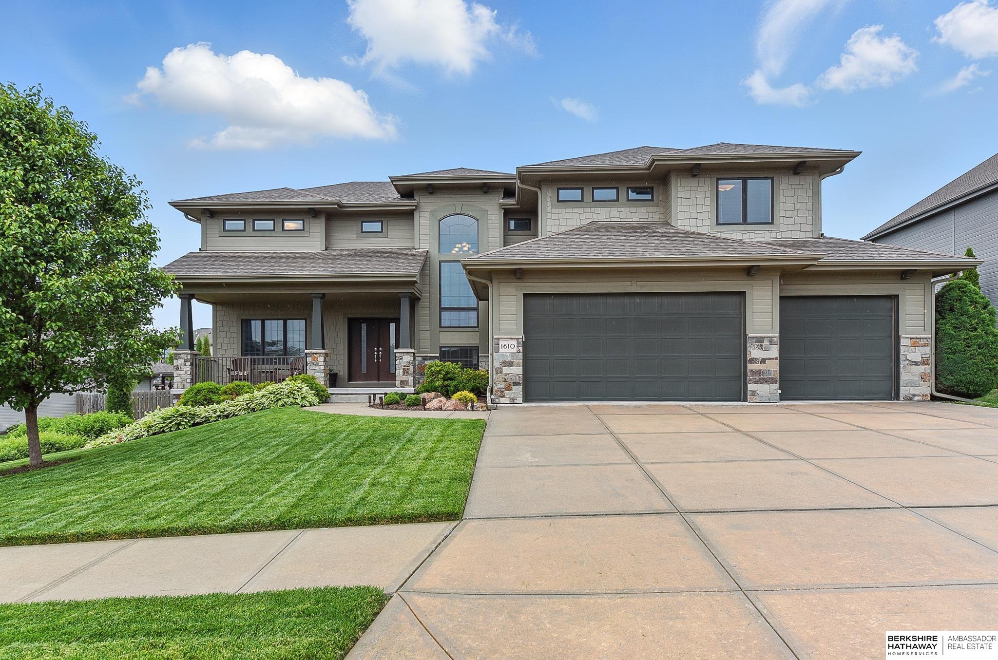 Elkhorn, Nebraska 68022, United States, 5 Bedrooms Bedrooms, ,4 BathroomsBathrooms,Residential,Active,146667