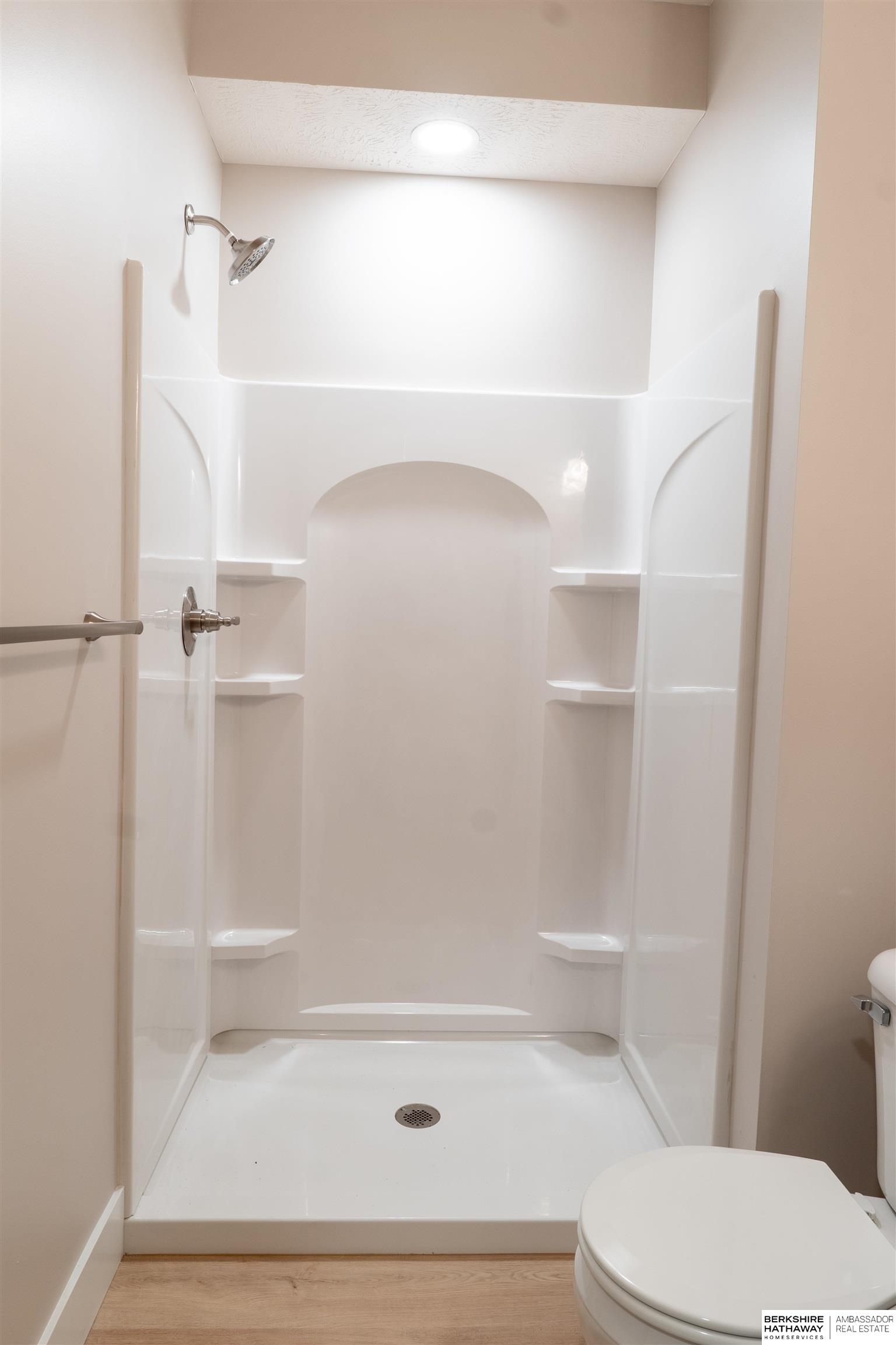 Omaha, Nebraska 68117, United States, 4 Bedrooms Bedrooms, ,3 BathroomsBathrooms,Residential,Active,159413